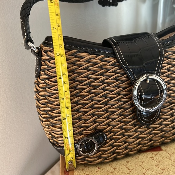 Vintage Brighton Straw Handbag. some tarnish on buckles In good condition - Picture 9 of 9